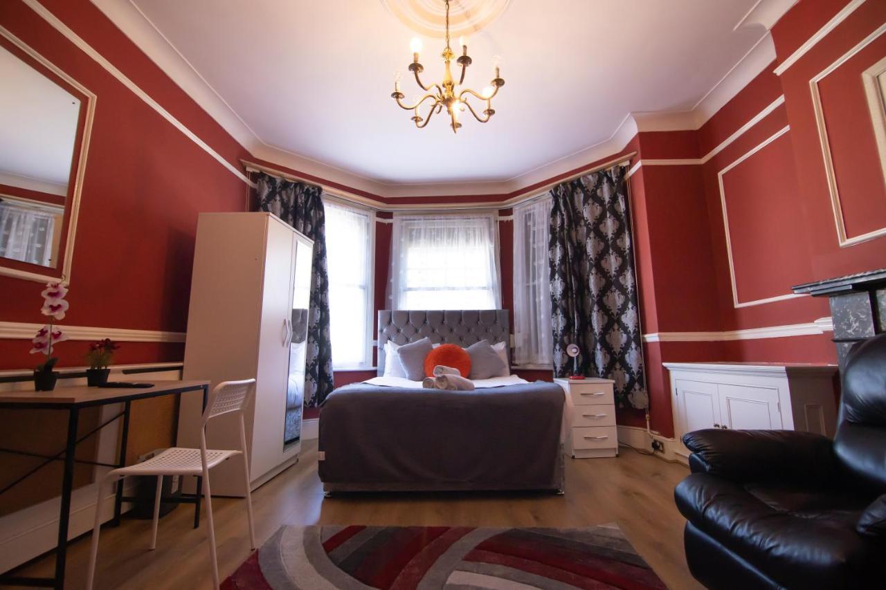 Victorian Woods Bnb Илфорд Екстериор снимка